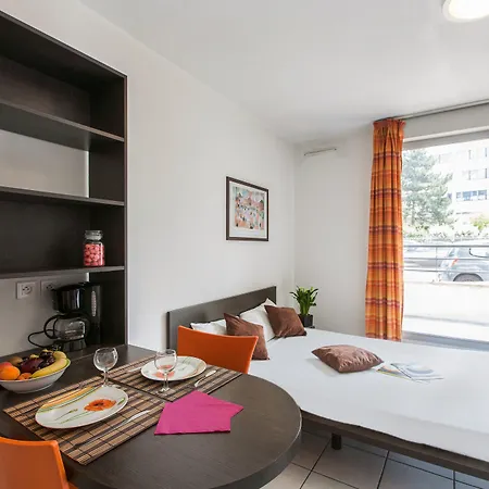 Aparthotel Appart'city Classic Vaise St Cyr